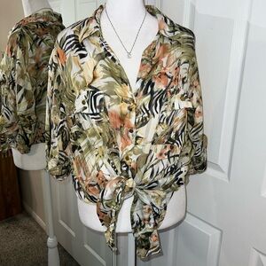 DB Lightweight Tropical Printed Blouse Size 2X